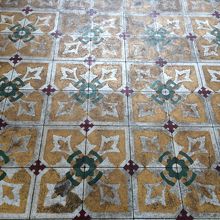 上を見上げるだけじゃなく、下も見てね。