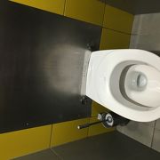 トイレに便座がなかった！