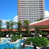 スパから見たホテル