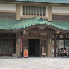 かななか豪華な建物です。