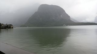 あいにくの雨で、澄んだ湖を実感することができませんでした！