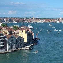 大型船の最上部から撮影しました