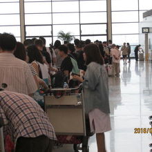 長い行列が出来ています