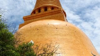 ナコンパトムの中心にある巨大仏塔