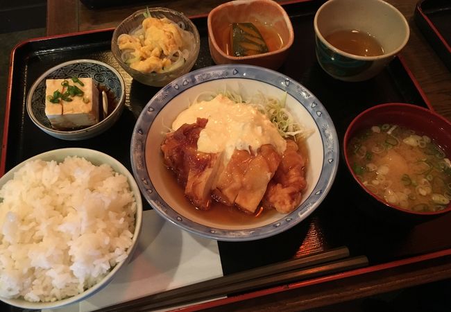 奈良屋町の居酒屋です