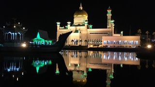 ブルネイを象徴する写真はやはりここ。