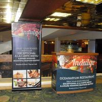 ビュッフェスタイルです　皆さんカニを召し上がってました