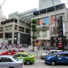 未知の反対側は「パビリオン」の正面玄関