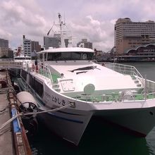 外観です。右上が「とまりん」です。微妙に距離があるんです。