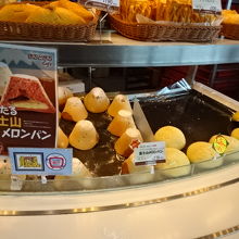 富士山メロンパンを買いました。