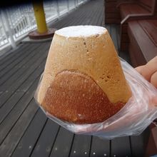 富士山メロンパンです。これから食べます。