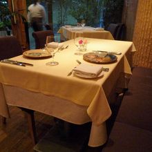 20席ほどの落ち着いたお店