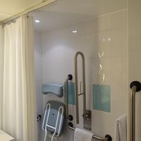 椅子が付いているシャワー