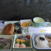 後方だったので和食のみでした