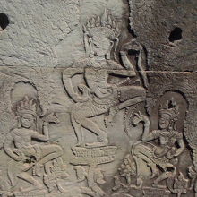 バイヨン寺院第一回廊のレリーフ（デバター） 