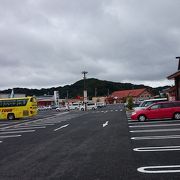 海鮮料理が堪能でき、千葉県産の水産、野菜等の新鮮な食材やお菓子等が買える広場。