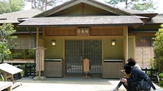 新しく復元された日本らしき建物だわぁ～