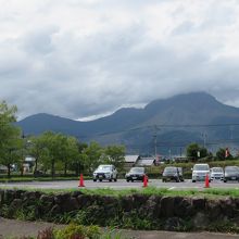 出発直後。雲仙は雲で山頂見えず。