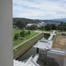 ここから公園と石川門が見える