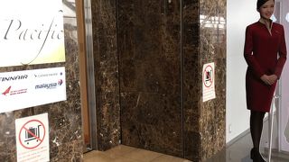 キャセイの自社ラウンジが欲しいです