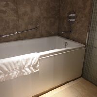 部屋のお風呂も広々です