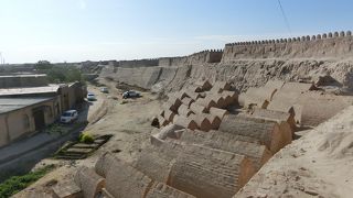 南門付近は何もなく、近くでツアーのランチを食べました。