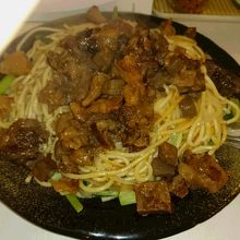 ぼっかけとは、牛スジと玉ねぎです。