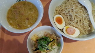 品プリフードコートのラーメン店