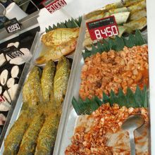 味付きの魚売り場…