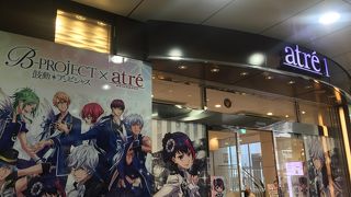 アニメのキャラクターがお出迎え
