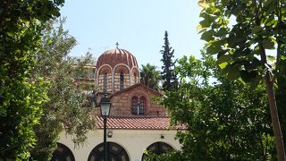 ドーム屋根が印象的