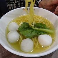 フードコートではまったseafood noodle soup