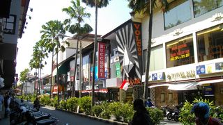 中心部にあるショッピング・モール