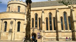 ダヴィンチコードやハリーポッターのロケ地にもなった場所