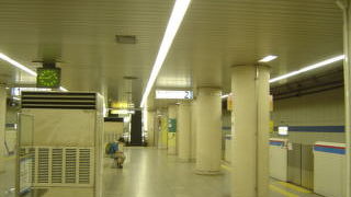 近隣の駅は　新橋・虎ノ門・霞が関