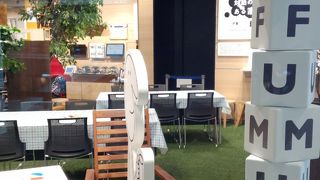 カフェ併設の施設