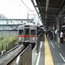 生活路線という感じの中を走ります。