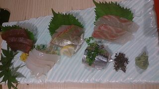 カウンターもある日本酒居酒屋