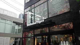 元気のいい店員さん。