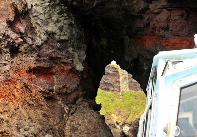 水の無い崖で、水滴ほとばしる滝（幻の滝）が現れるトリック