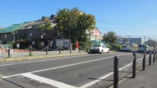 小樽運河に架かっています