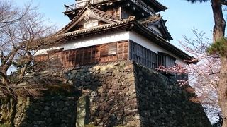 現存１２天守　福井の丸岡城