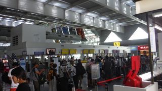 こじんまりしており綺麗な空港