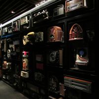 ロビー階のエレベーターホールには、こんなオブジェ