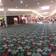 この絨毯がカハラ・モールですね。