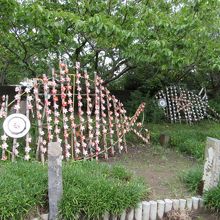 弁天島入口には、魚をかたどった風車が飾られていました。