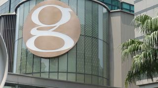 エラワンショッピングモールと共に高級ブランドショップエリアを形成してます。