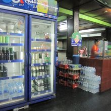 ５厨房と飲み物冷蔵庫