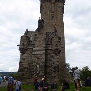 スコットランドの英雄を記念した塔
