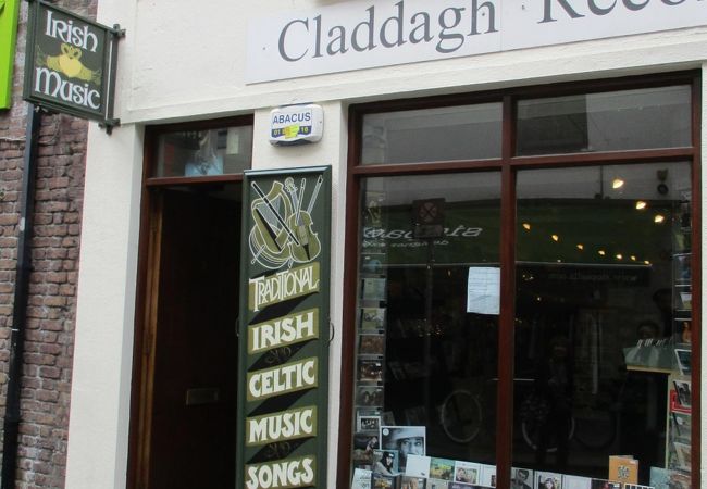 テンプル・バーにあるアイルランド伝統音楽のＣＤ屋さんです。